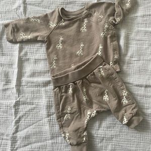 H&M newborn set.